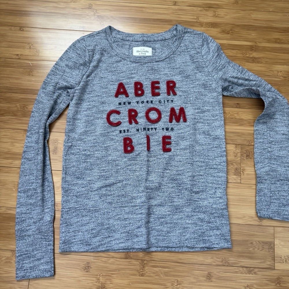 Abercrombie Fitch Gray Logo Sweater XS Red Spellout Long Sleeve Soft Top